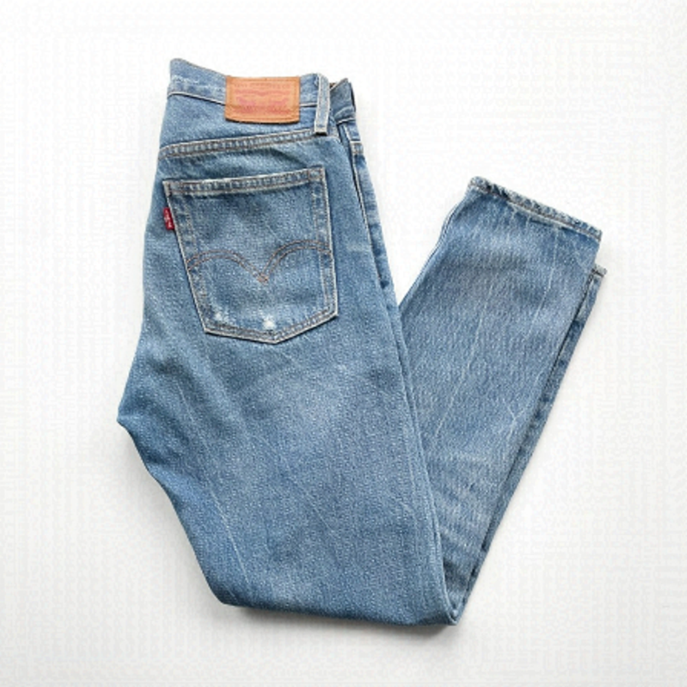 LEVI'S Wedgie Jeans (Distressed)